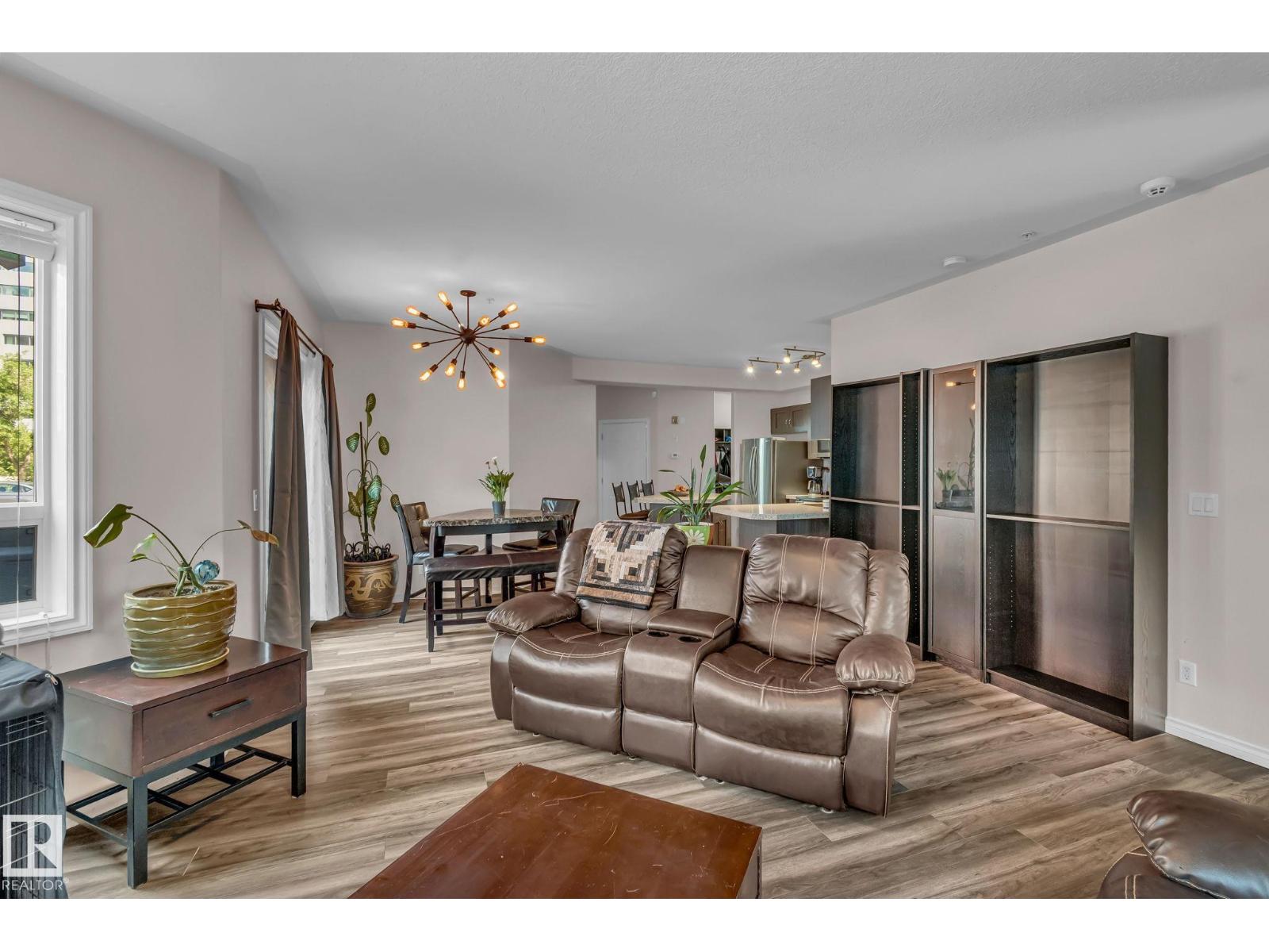 #104 10046 110 ST NW, Edmonton