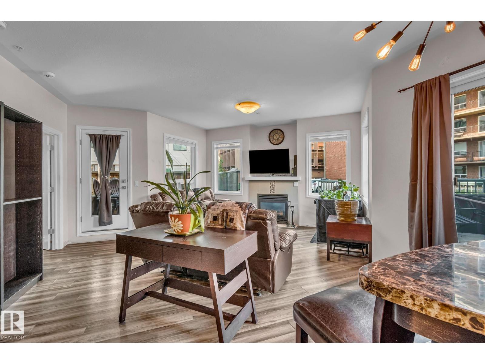 #104 10046 110 ST NW, Edmonton