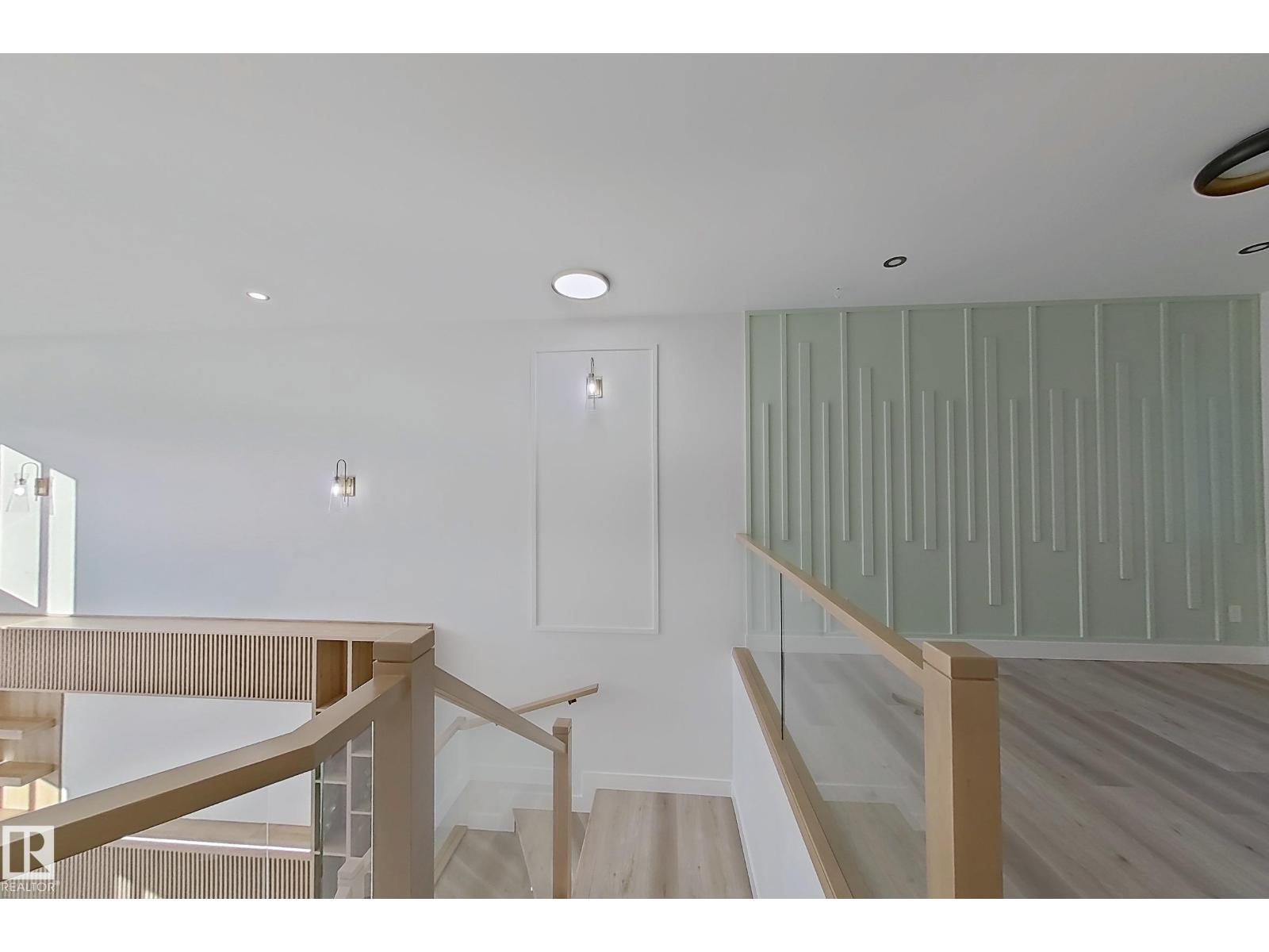 1738 62 AV NE - 16