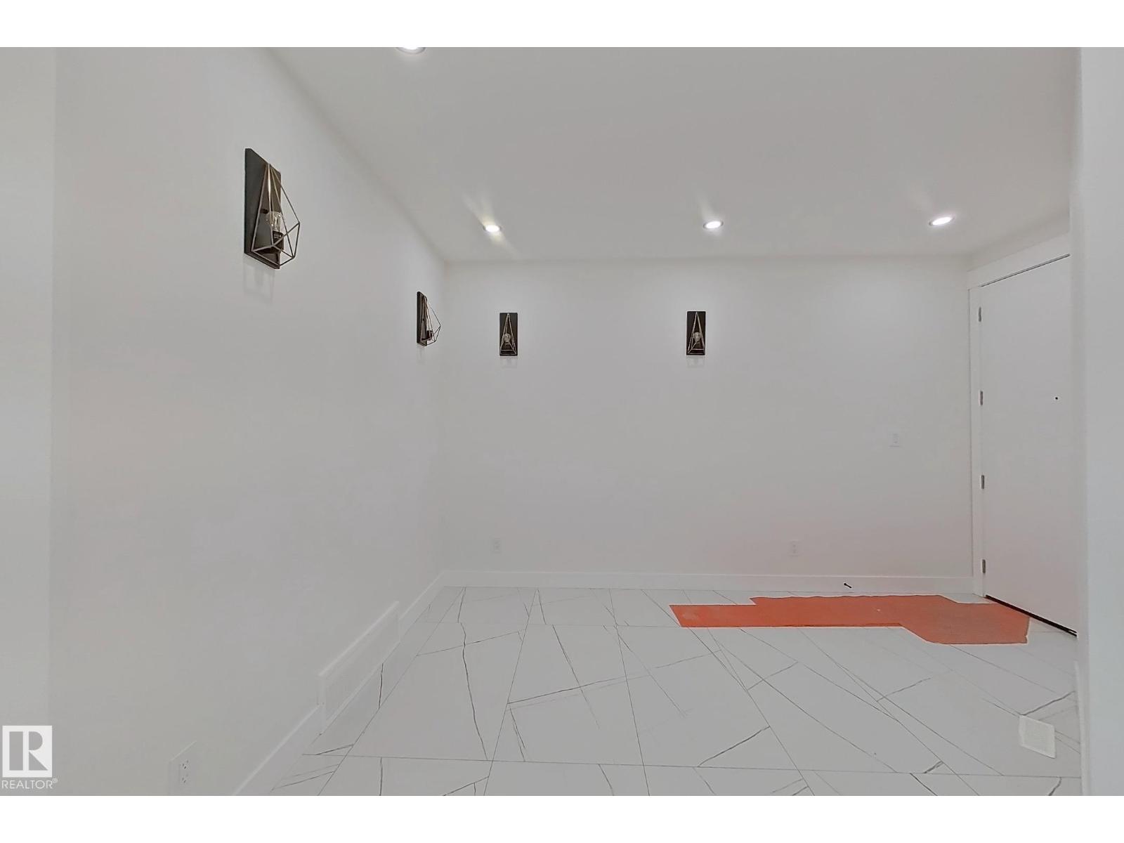 1738 62 AV NE - 4