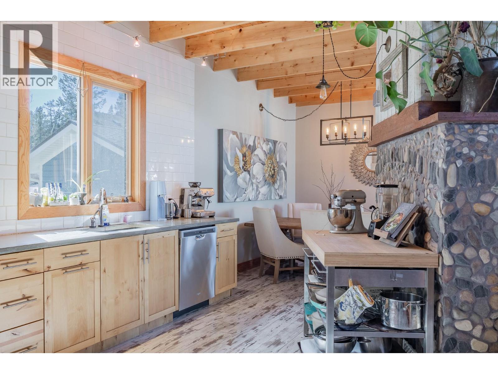 1373 Canterbury Way, Invermere