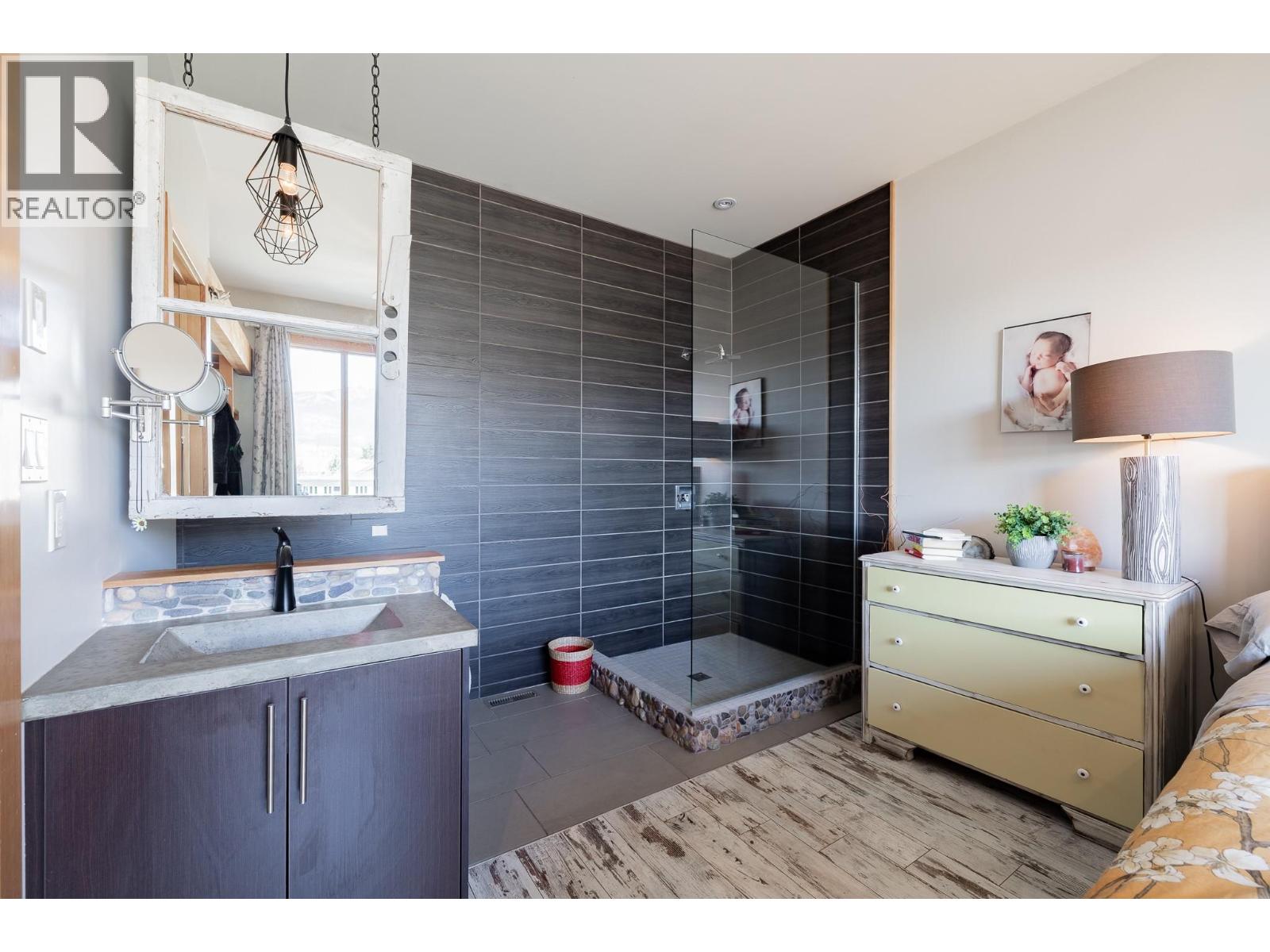 1373 Canterbury Way, Invermere