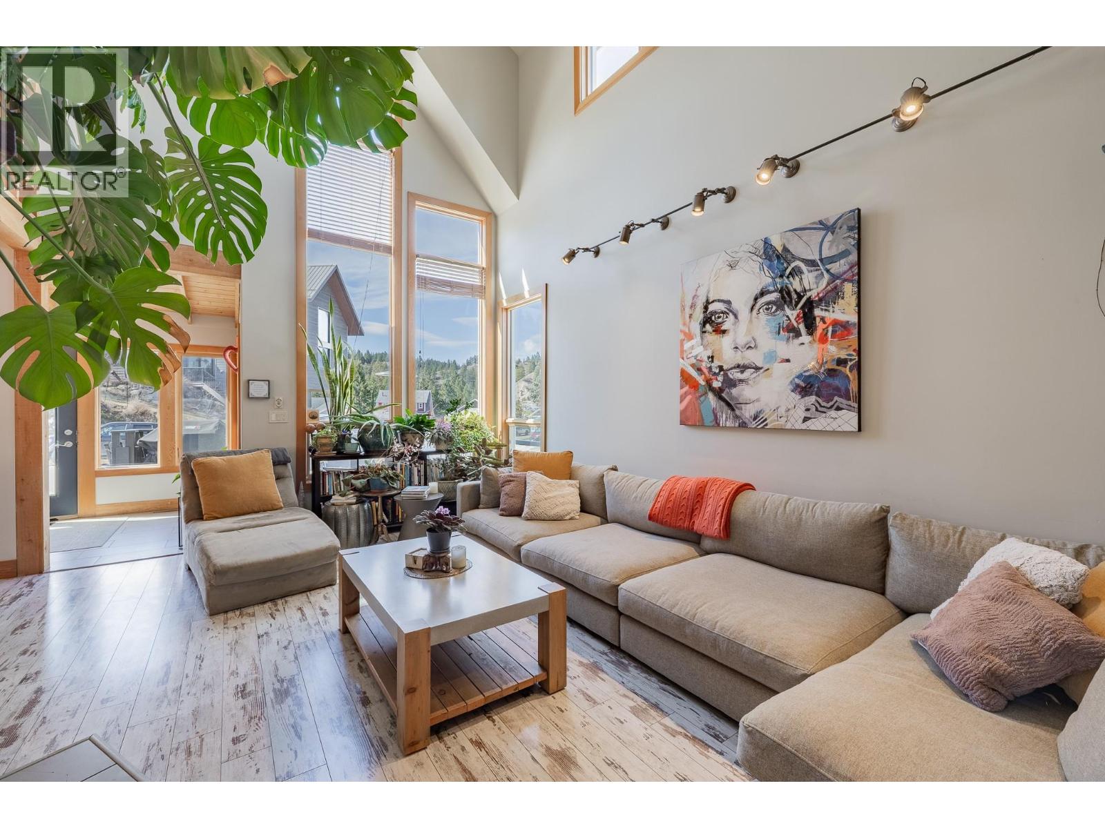 1373 Canterbury Way, Invermere