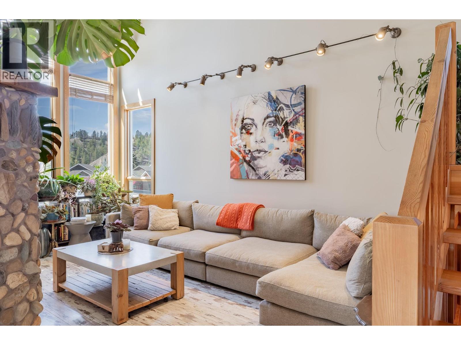 1373 Canterbury Way, Invermere
