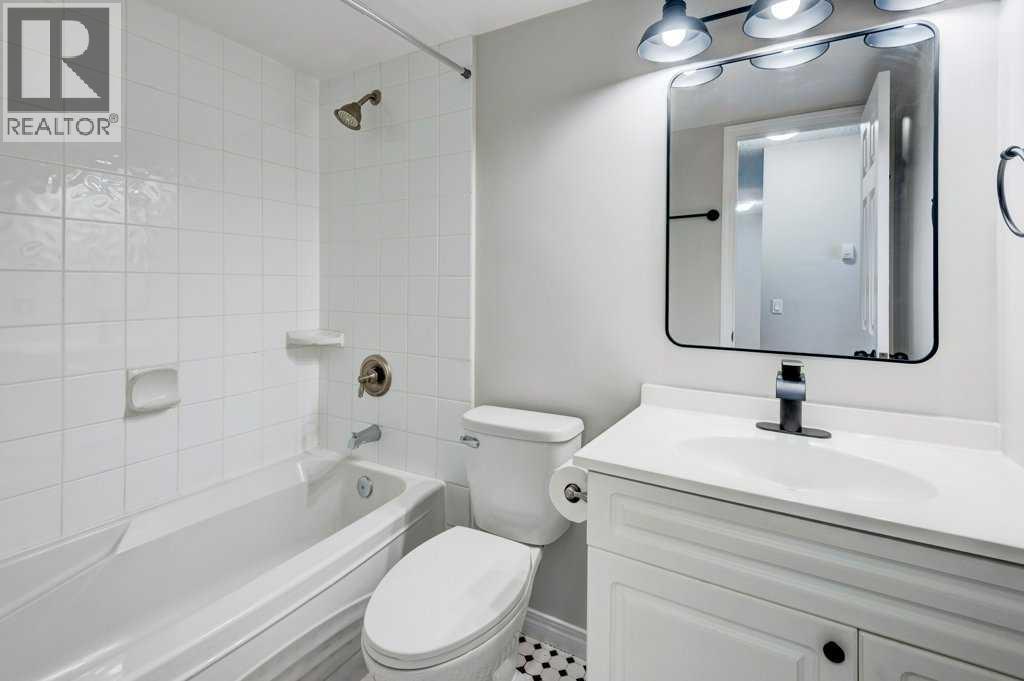 #305 305 25 Avenue SW - 24