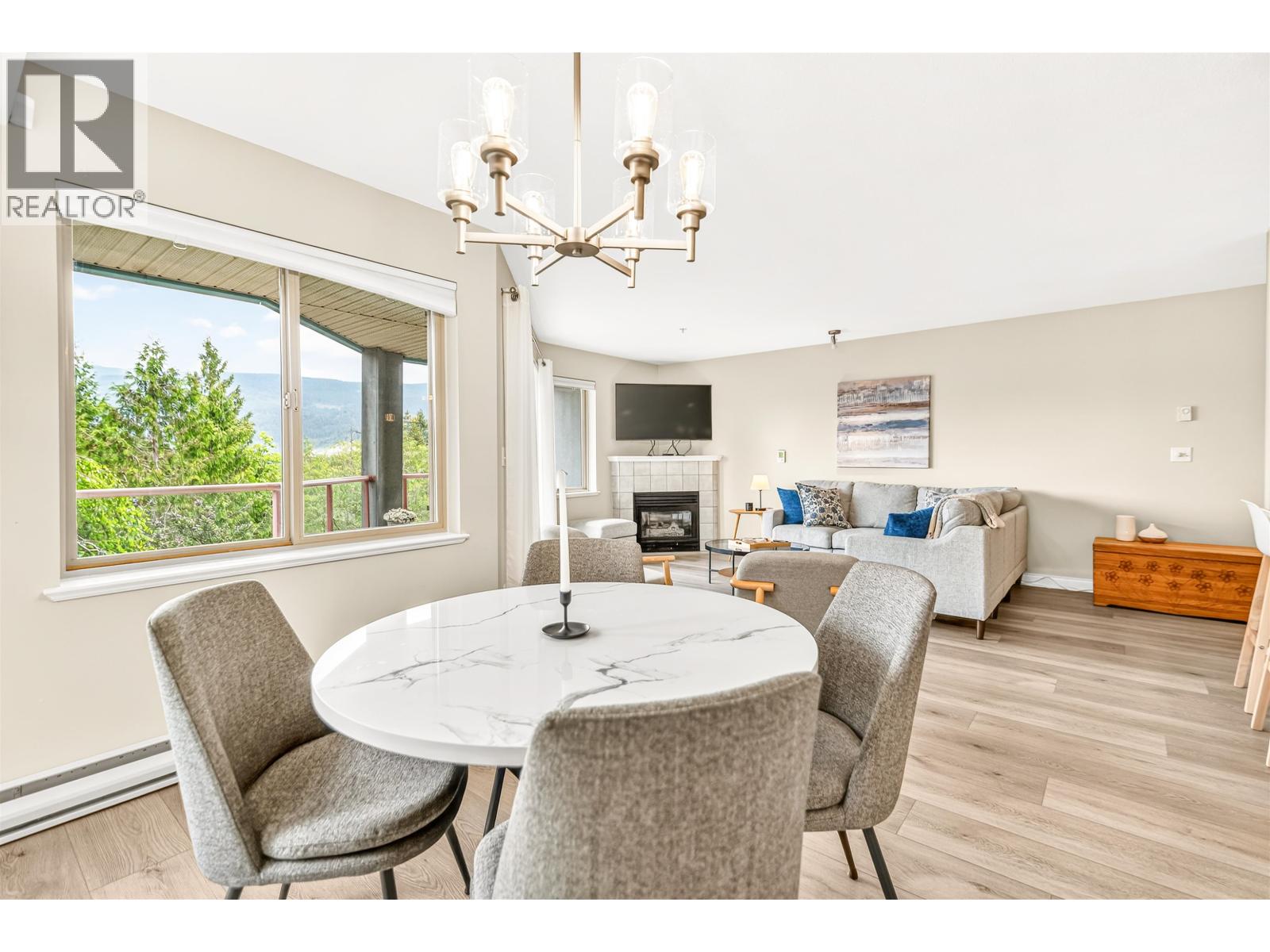 121 5780 TRAIL AVENUE, Sechelt