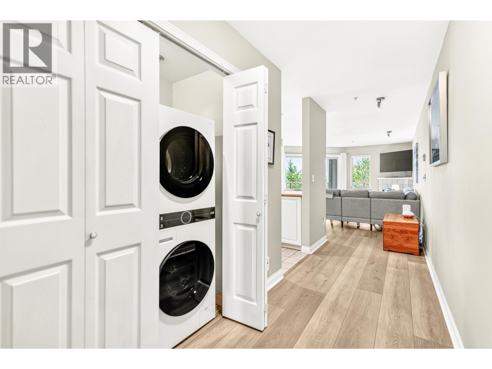 121 5780 TRAIL AVENUE, Sechelt