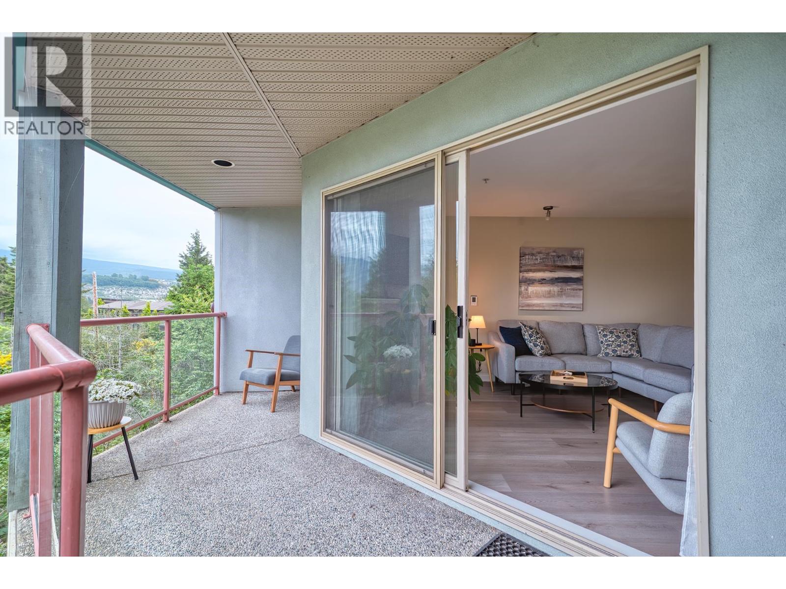 121 5780 TRAIL AVENUE, Sechelt