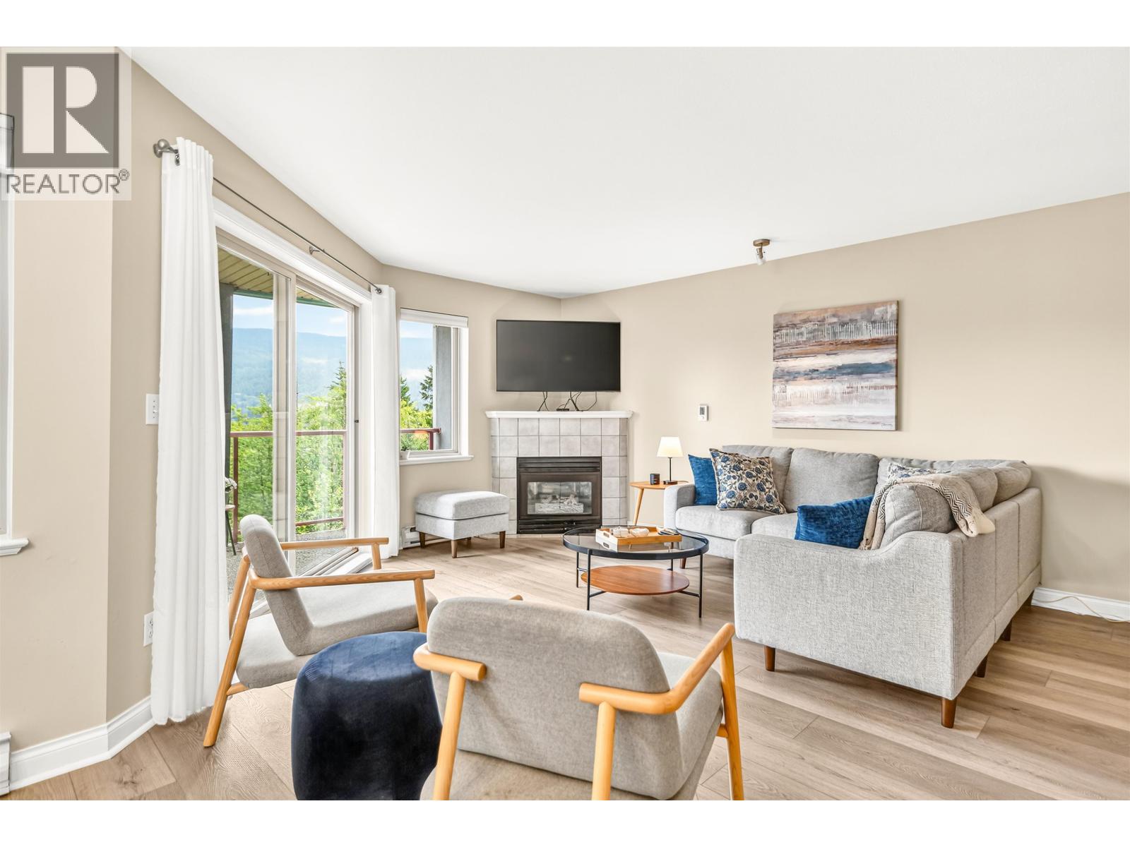 121 5780 TRAIL AVENUE, Sechelt