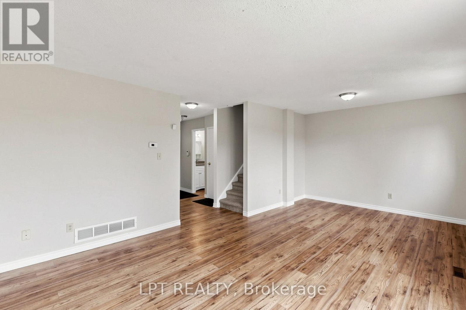 #32 1055 CENTRAL PK BOULEVARD N - 11