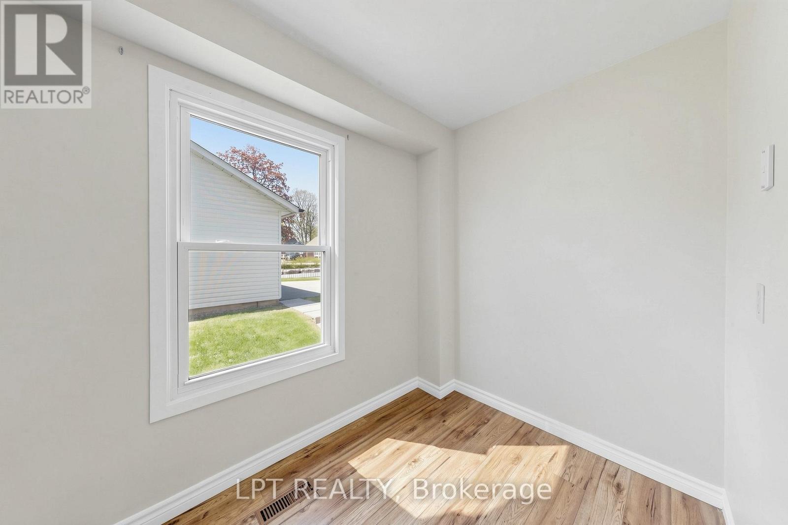 #32 1055 CENTRAL PK BOULEVARD N - 17
