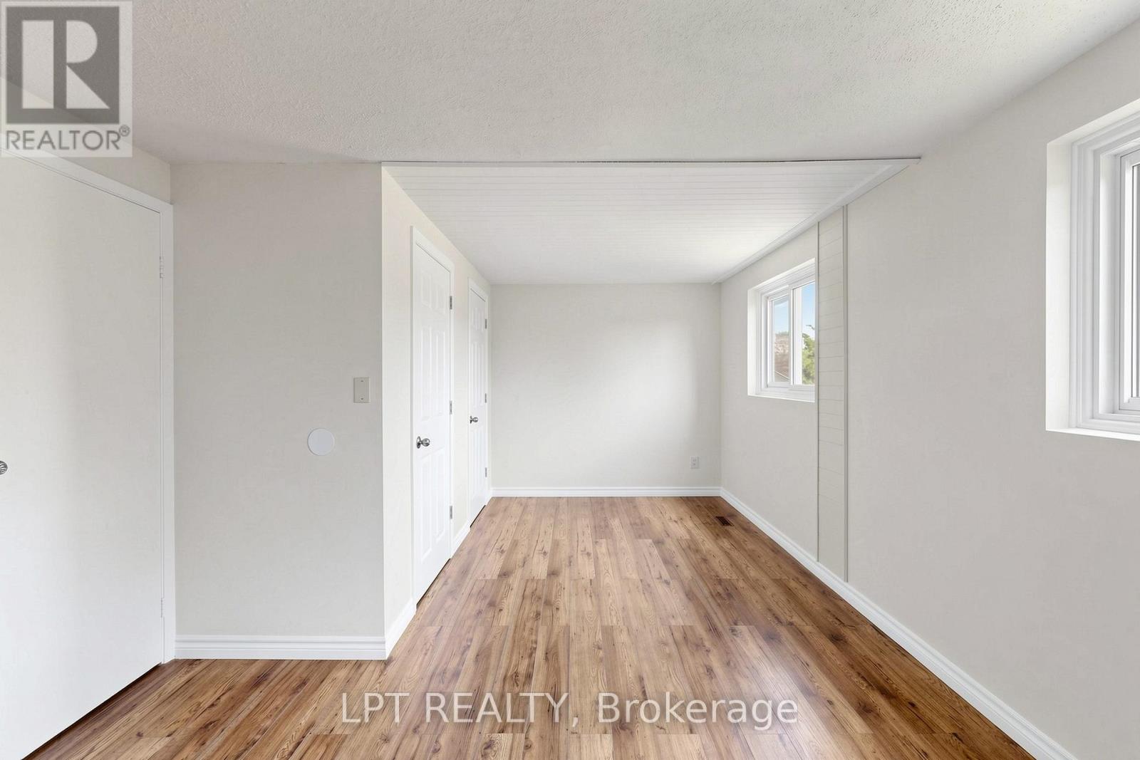 #32 1055 CENTRAL PK BOULEVARD N - 23