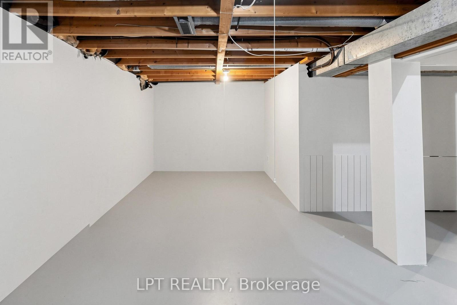 #32 1055 CENTRAL PK BOULEVARD N - 37