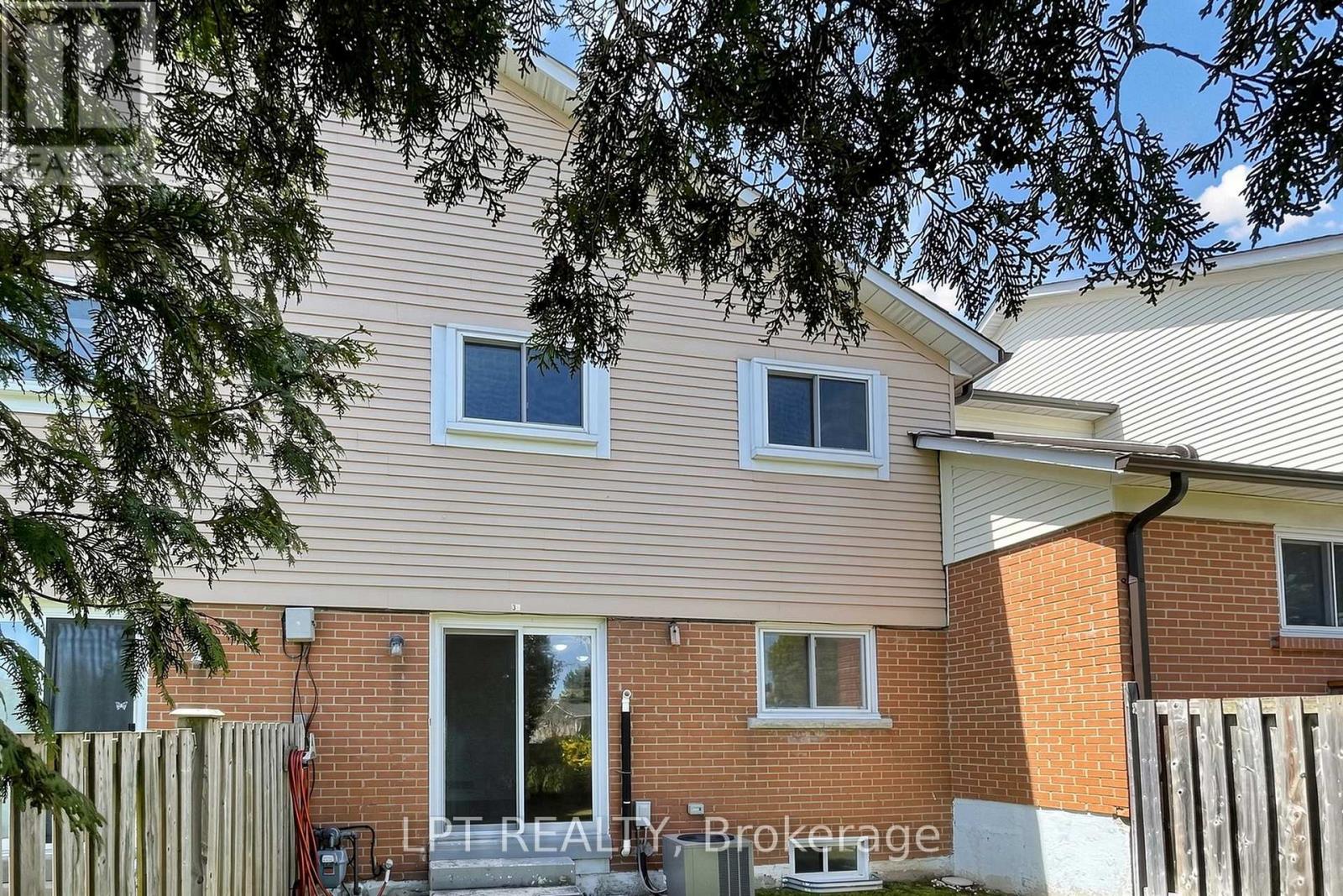 #32 1055 CENTRAL PK BOULEVARD N - 40