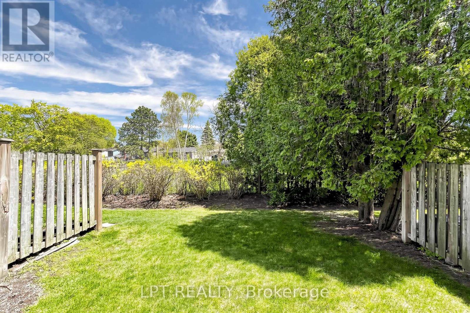 #32 1055 CENTRAL PK BOULEVARD N - 42