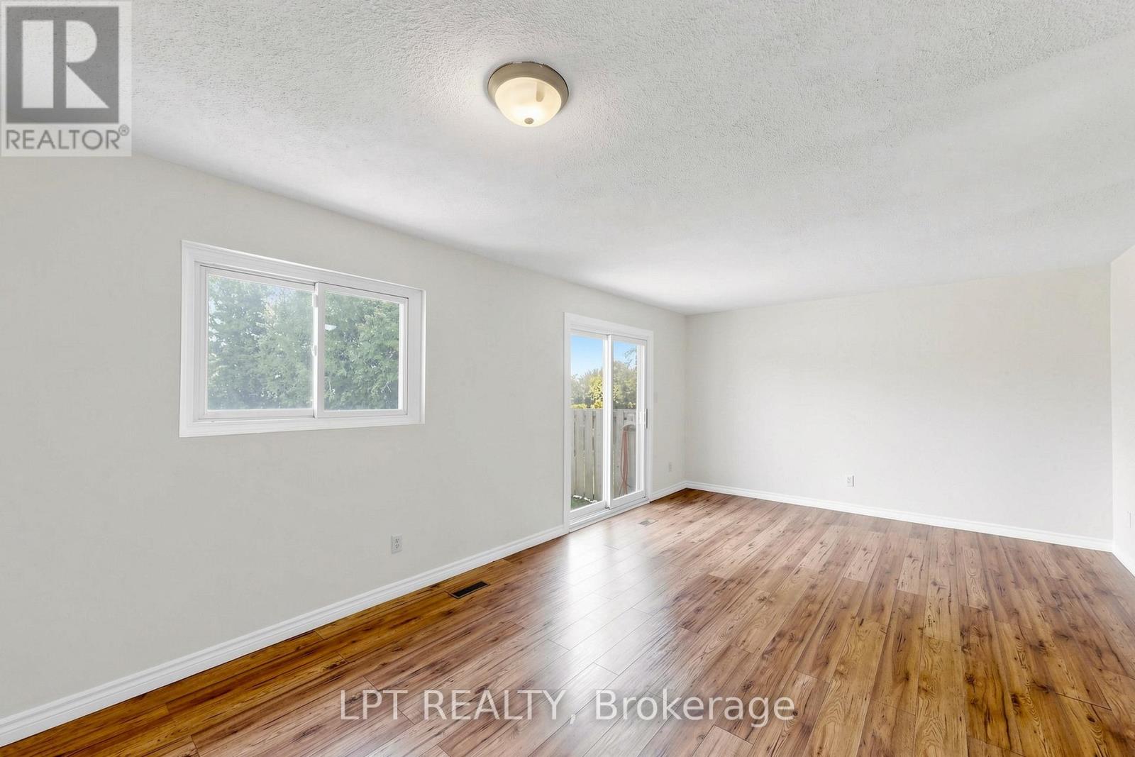 #32 1055 CENTRAL PK BOULEVARD N - 8
