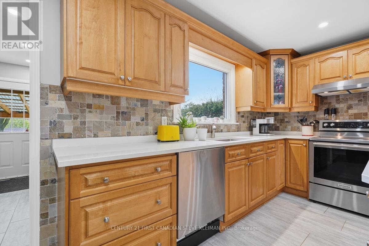 76 SPENCER CRESCENT - 12