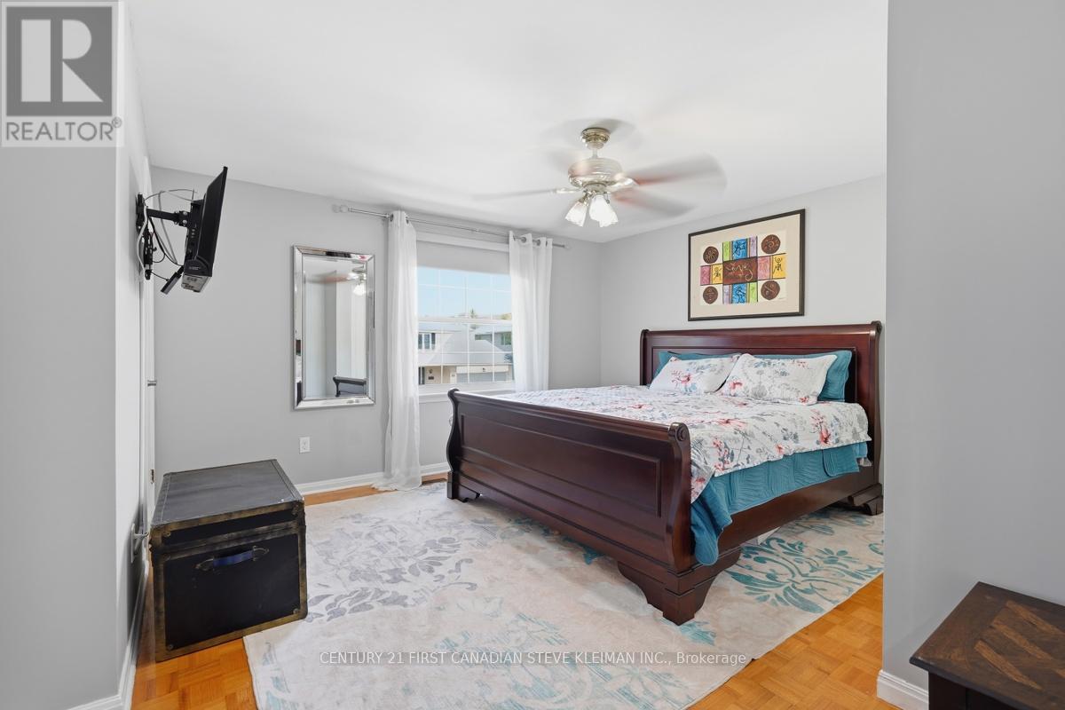 76 SPENCER CRESCENT - 23
