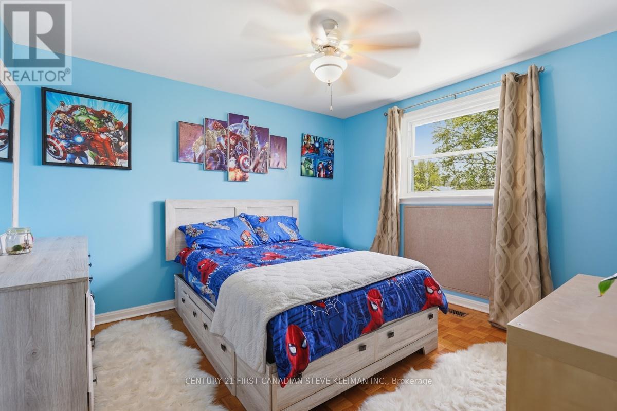76 SPENCER CRESCENT - 25