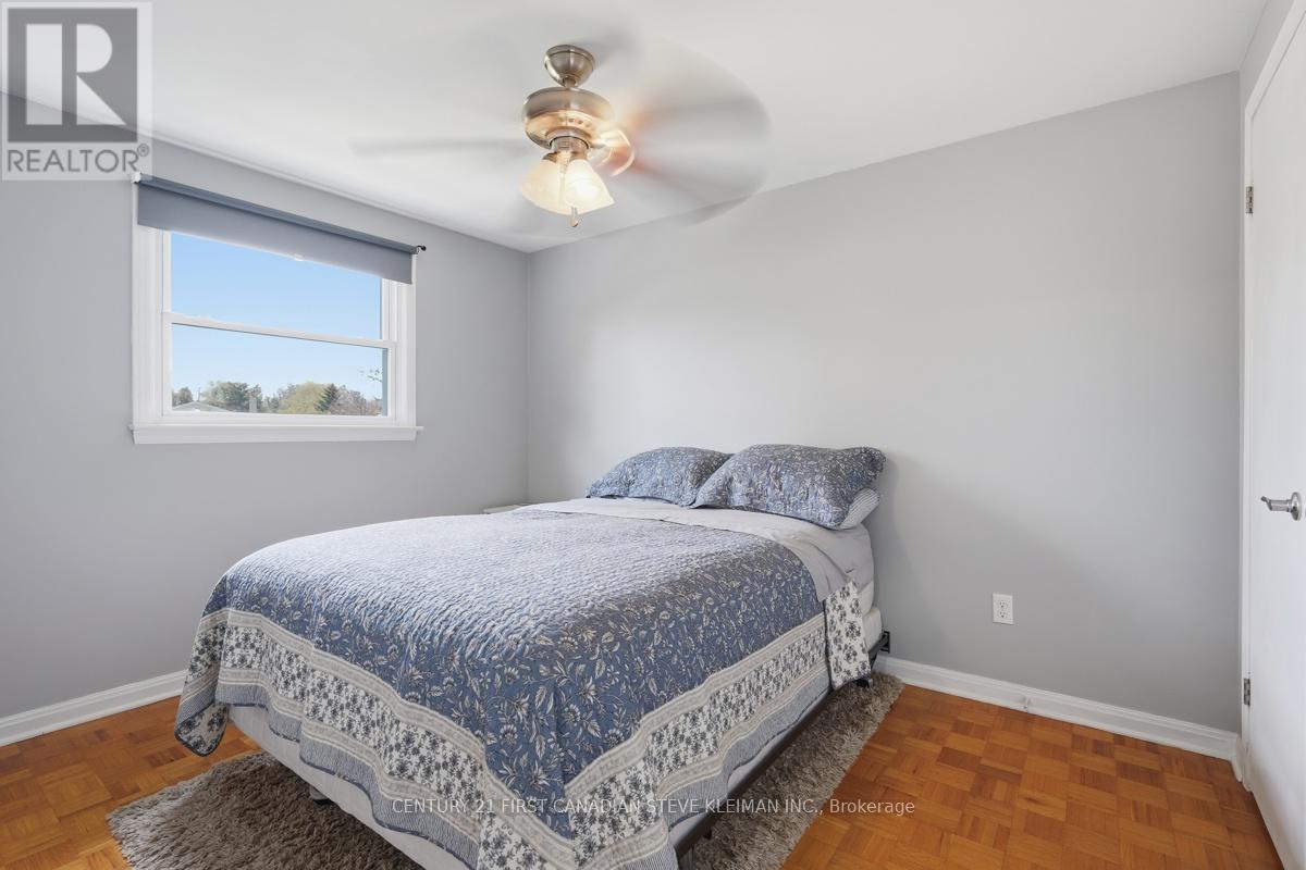 76 SPENCER CRESCENT - 27