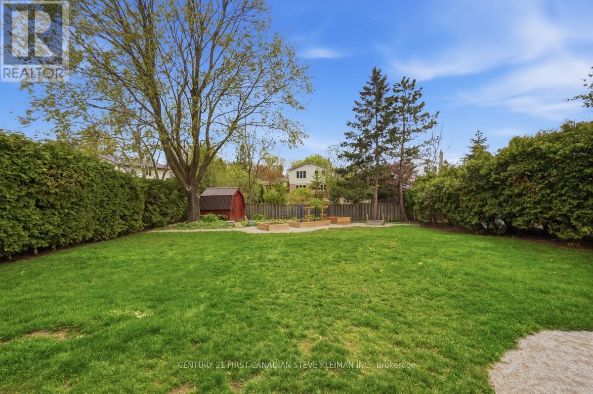 76 SPENCER CRESCENT - 38