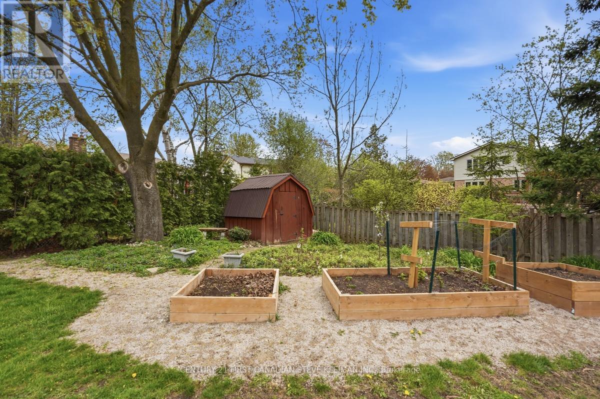 76 SPENCER CRESCENT - 40