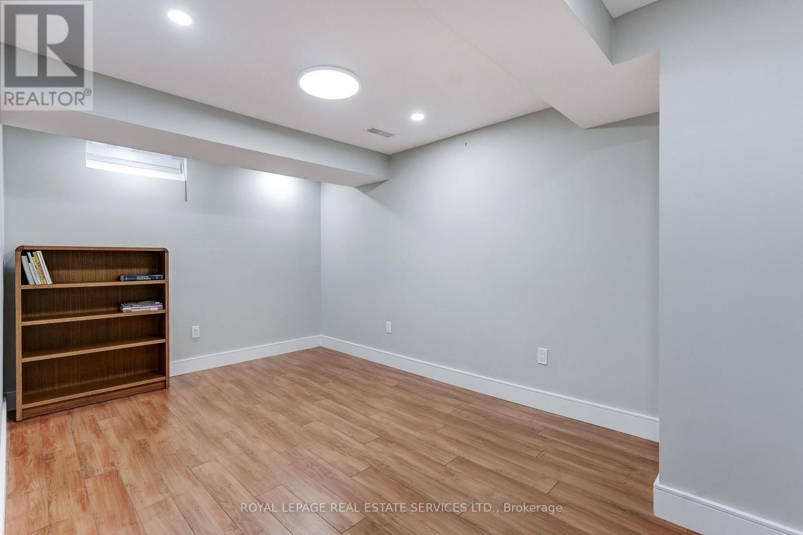3592 CHERRINGTON CRESCENT - 39