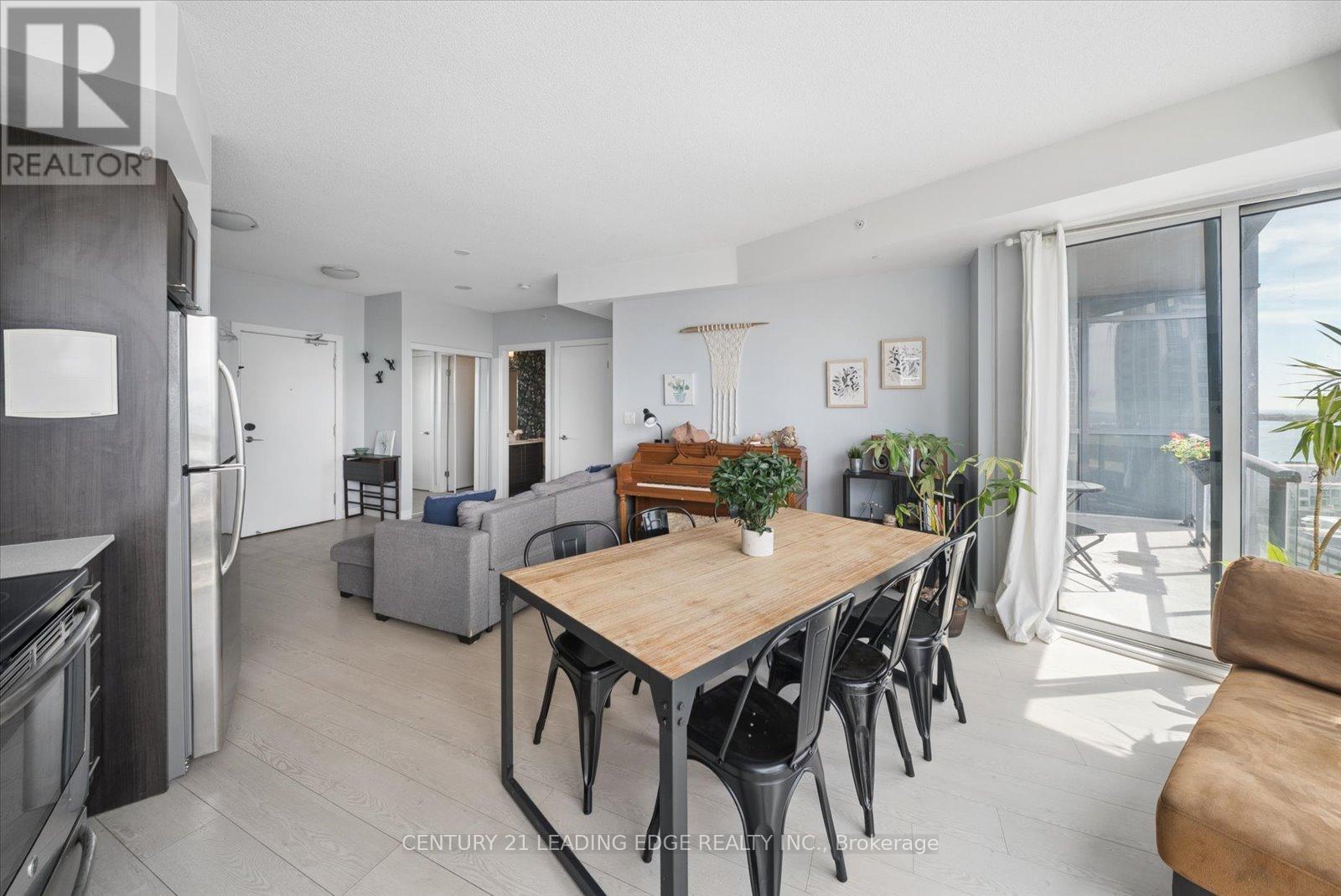 #2111 20 BRUYERES MEWS - 10