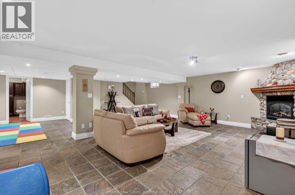 4767 Shadetree - 34