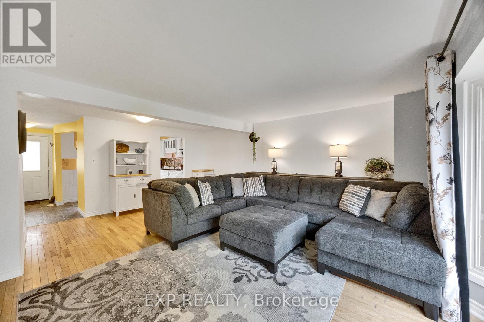 220 ROSEBANK PLACE - 15