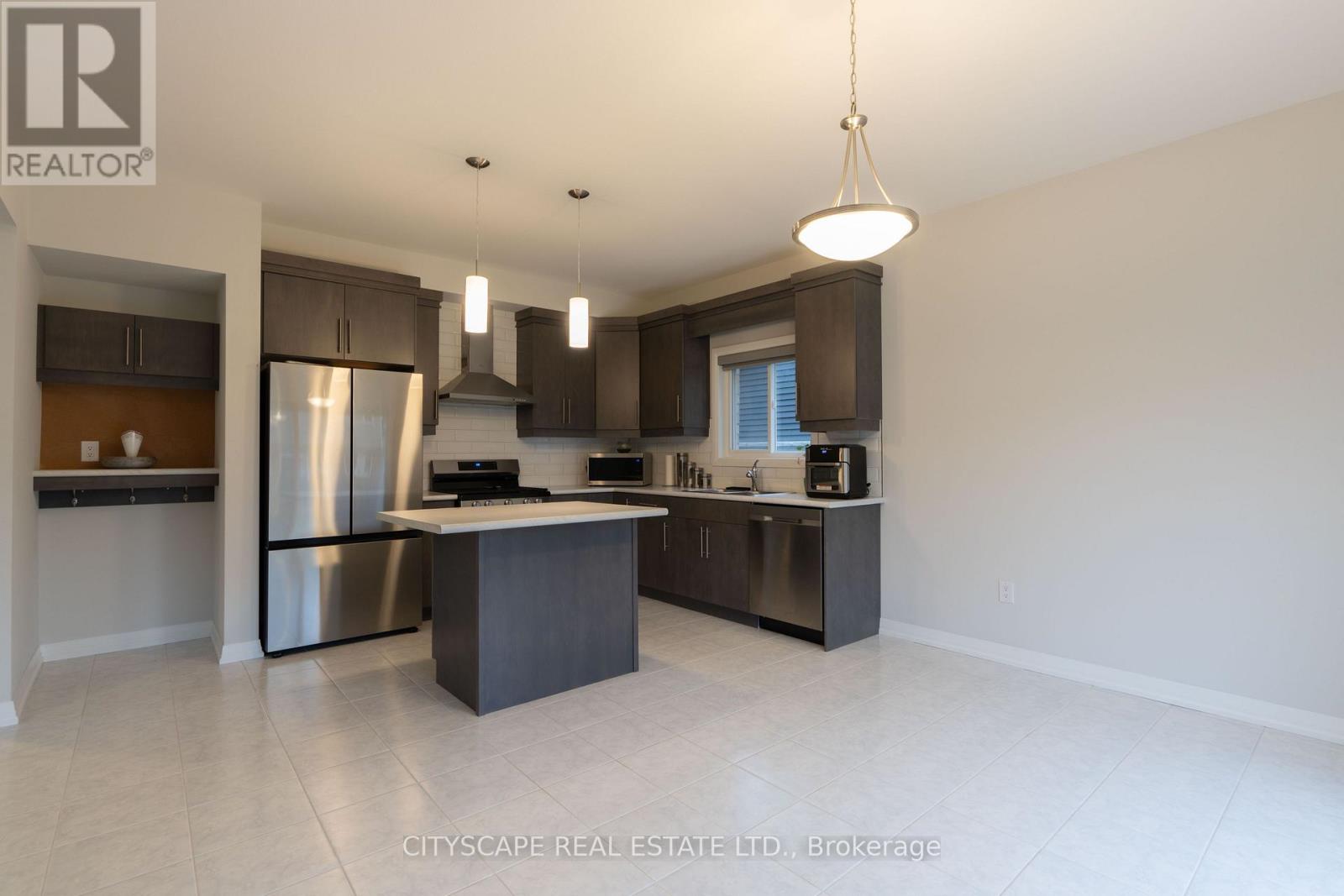 9259 WHITE OAK AVENUE - 5