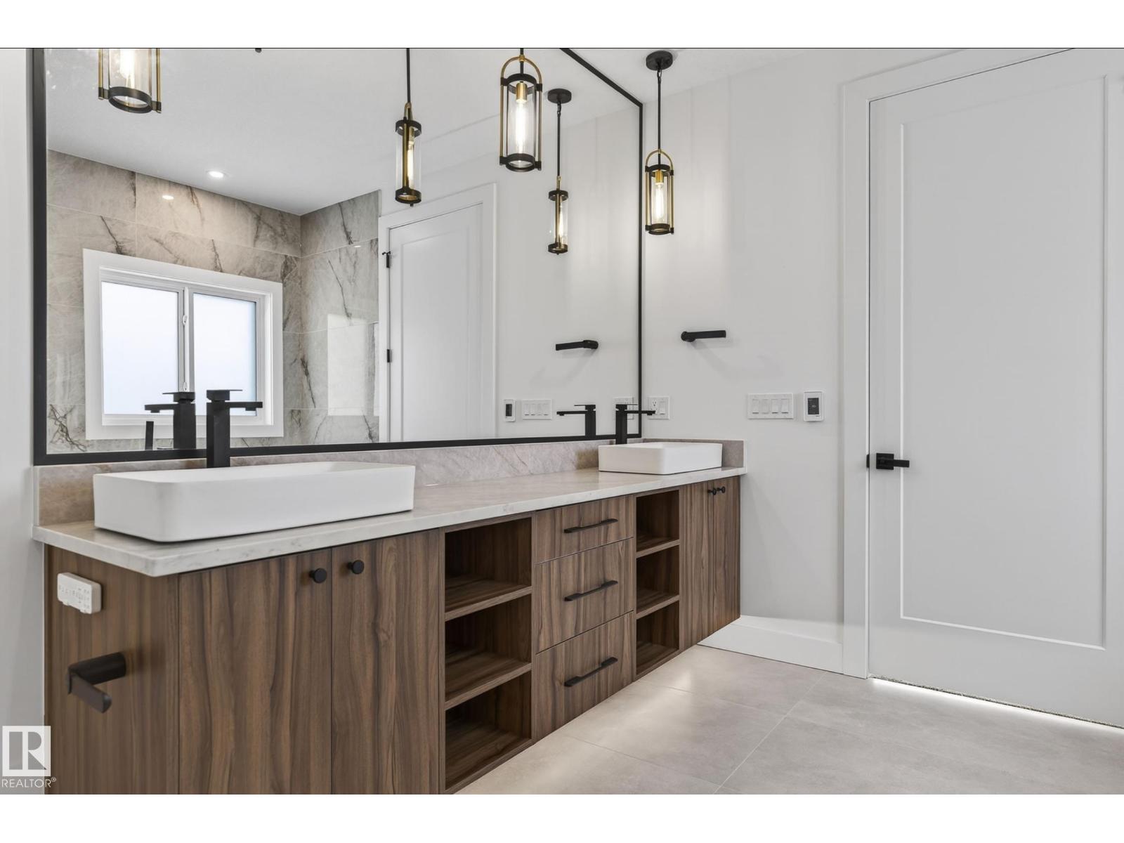 5820 110 ST NW, Edmonton