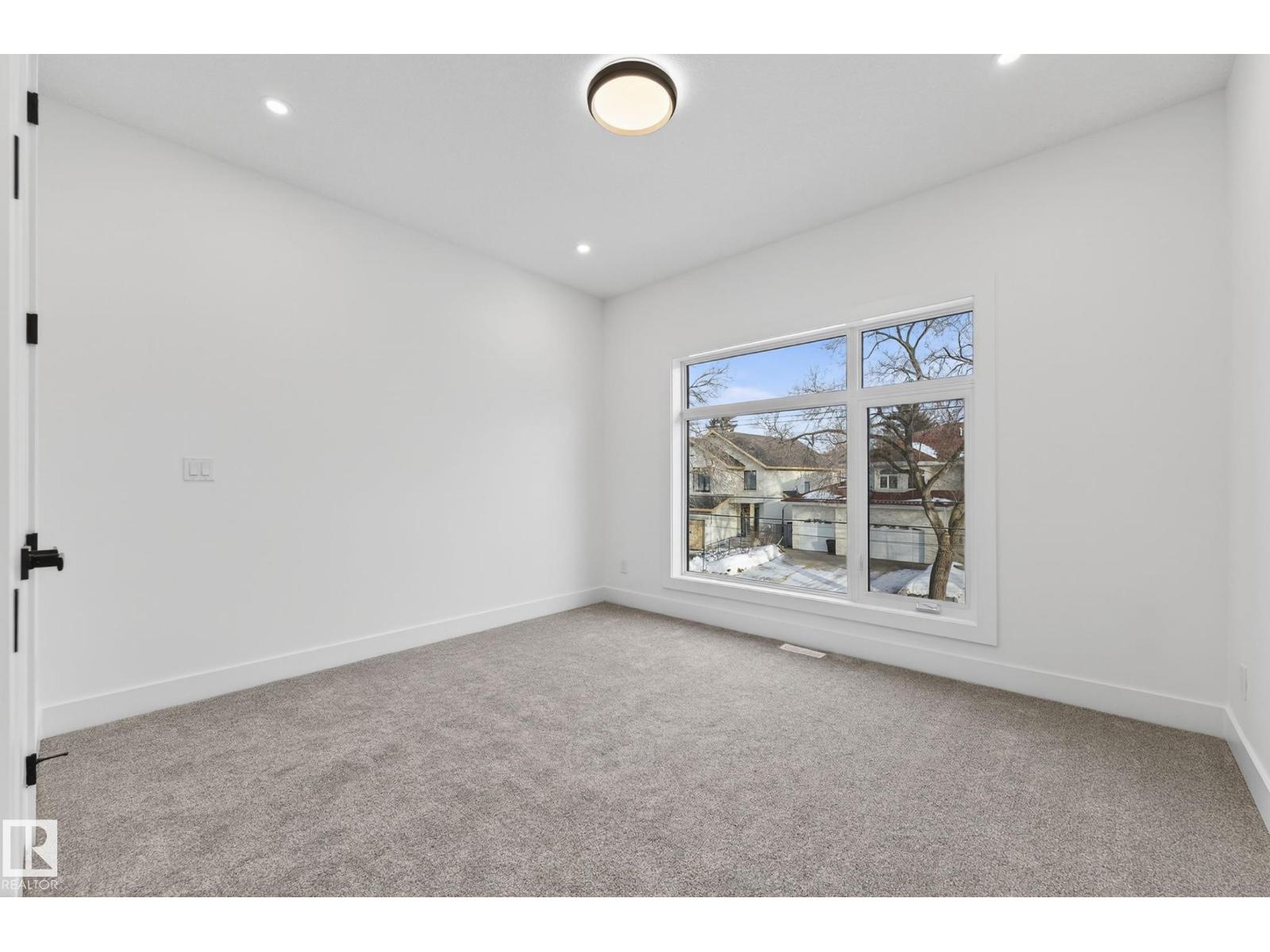 5820 110 ST NW, Edmonton