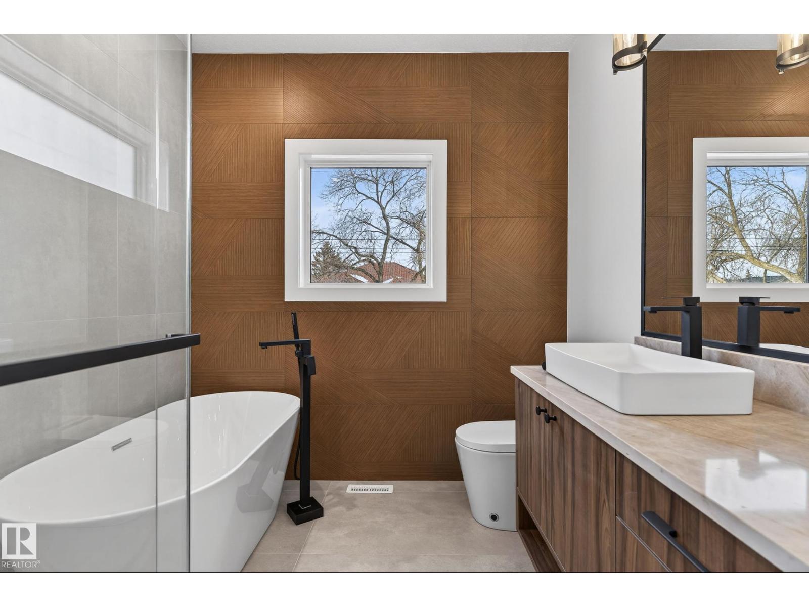 5820 110 ST NW, Edmonton