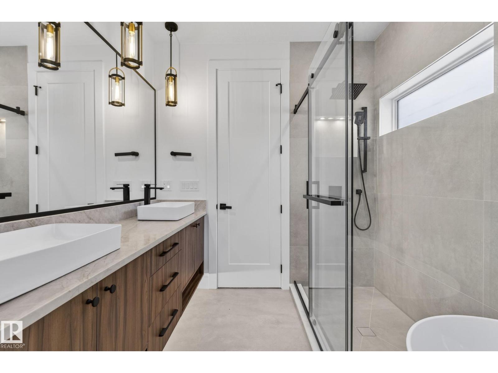 5820 110 ST NW, Edmonton