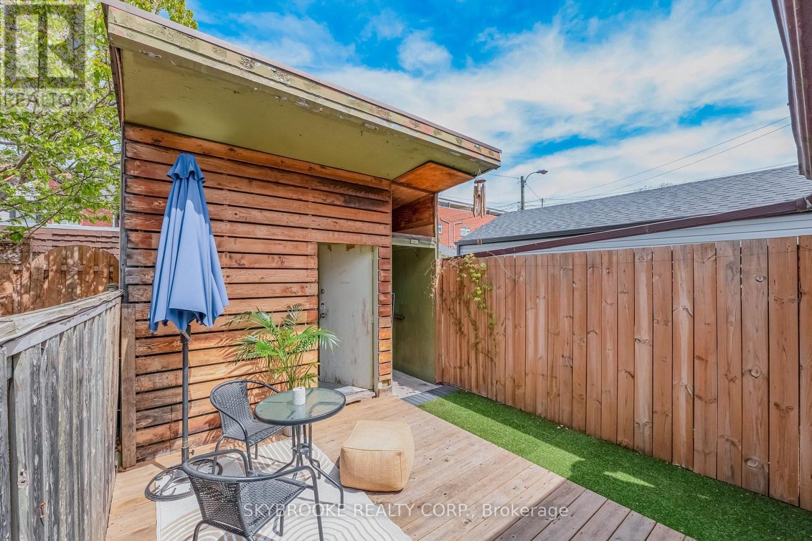 14 WHITAKER AVENUE - 32