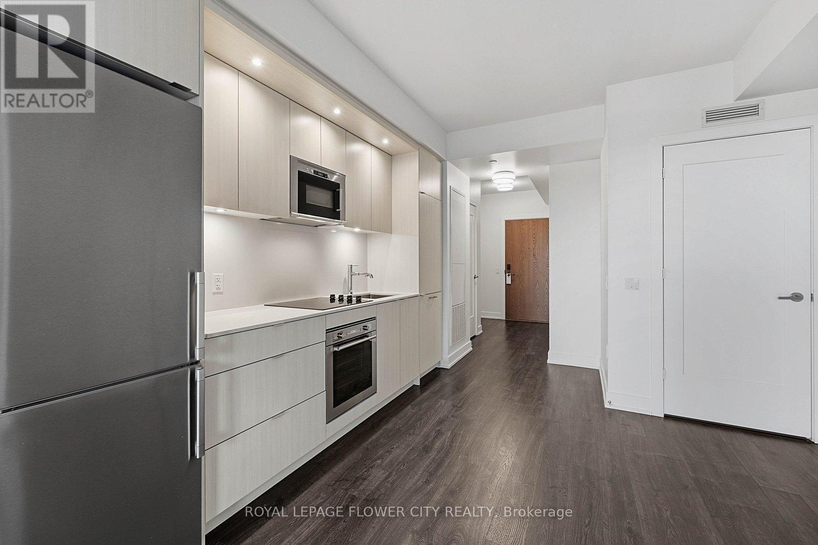 #938 20 INN ON THE PARK DRIVE - 13
