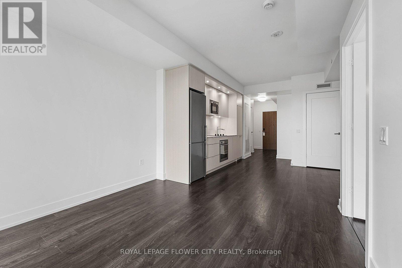 #938 20 INN ON THE PARK DRIVE - 8