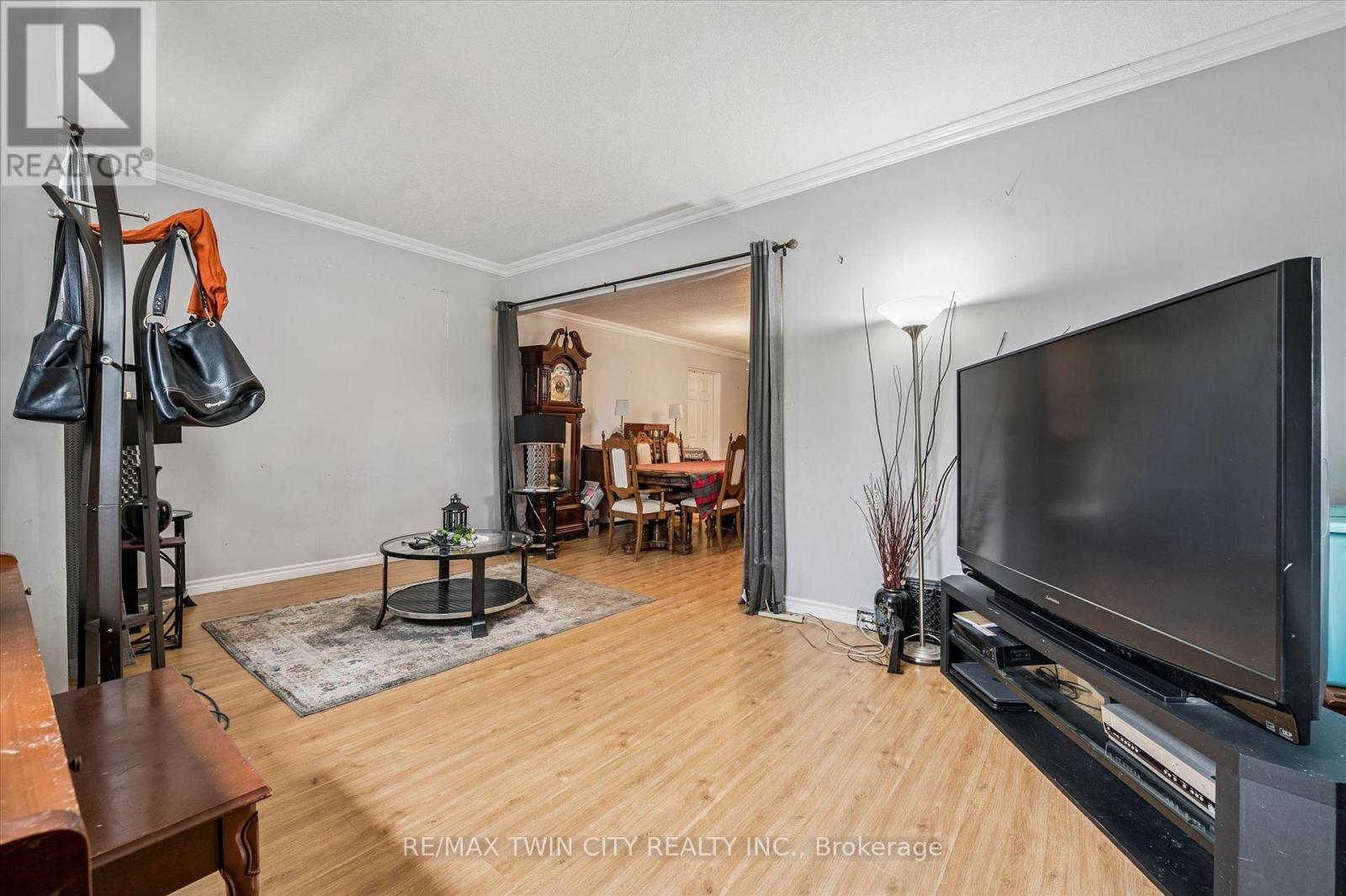27 ROSEVIEW AVENUE - 13