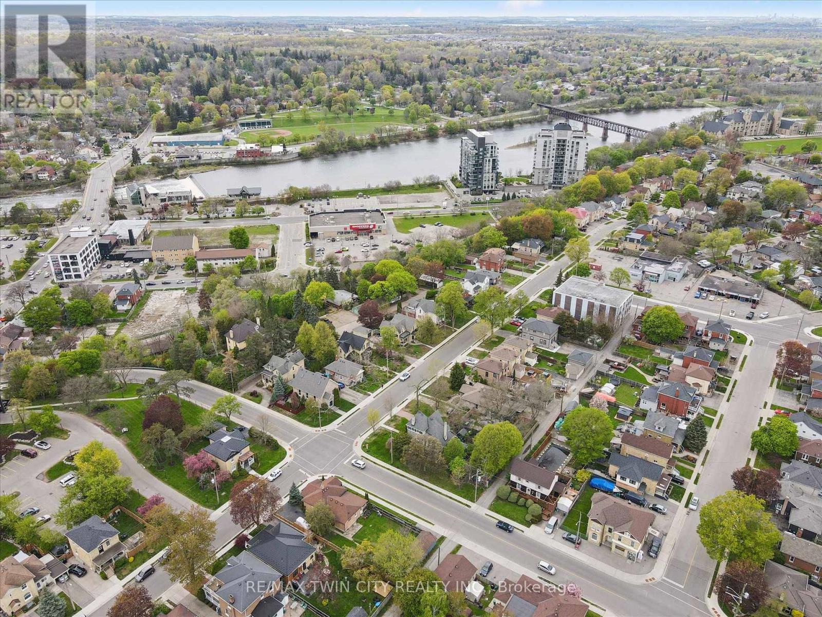 27 ROSEVIEW AVENUE - 45