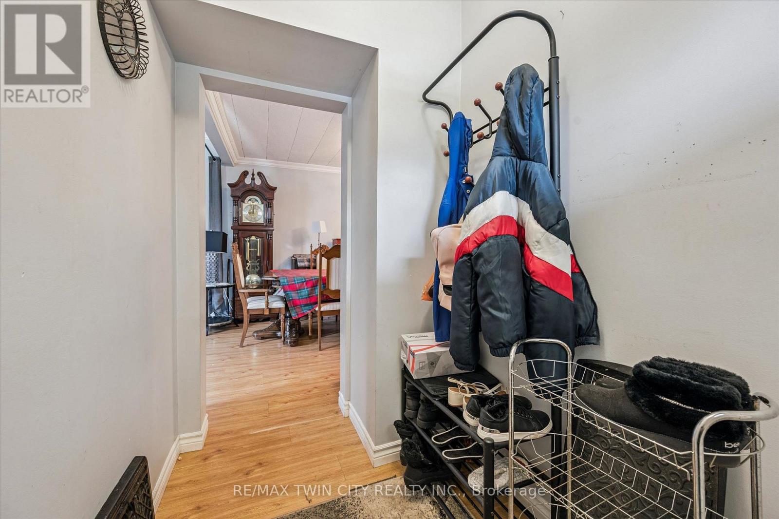 27 ROSEVIEW AVENUE - 7