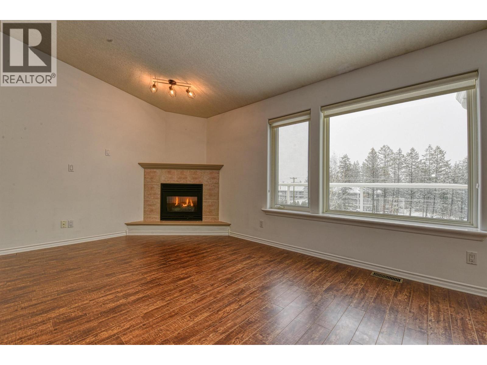 #9 11 EAGLE CRESCENT - 7