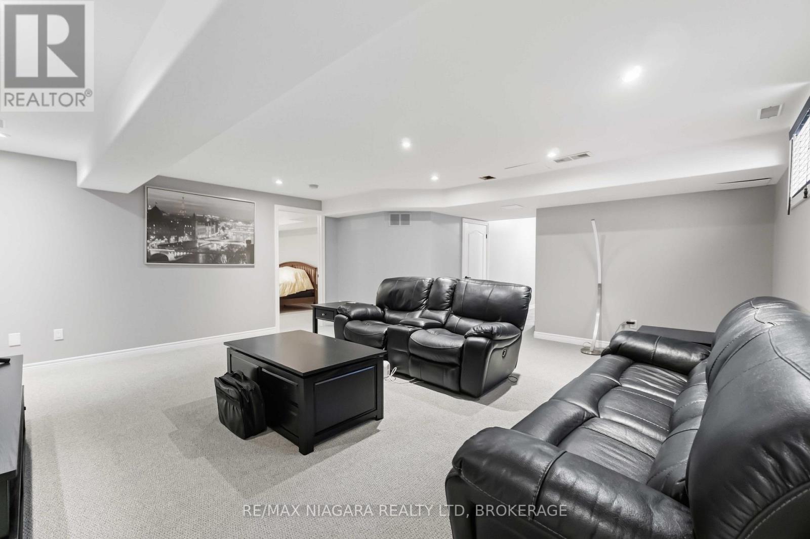 6875 PARKSIDE ROAD - 37