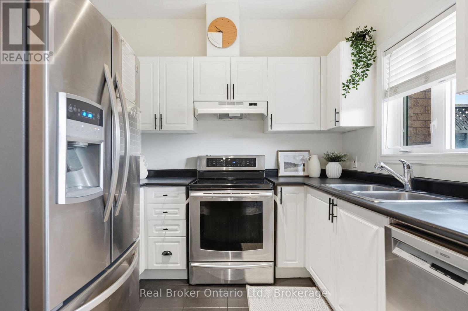 50 EASTHAMPTON ROAD - 15
