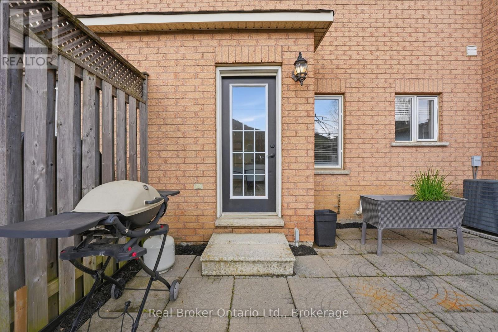 50 EASTHAMPTON ROAD - 33