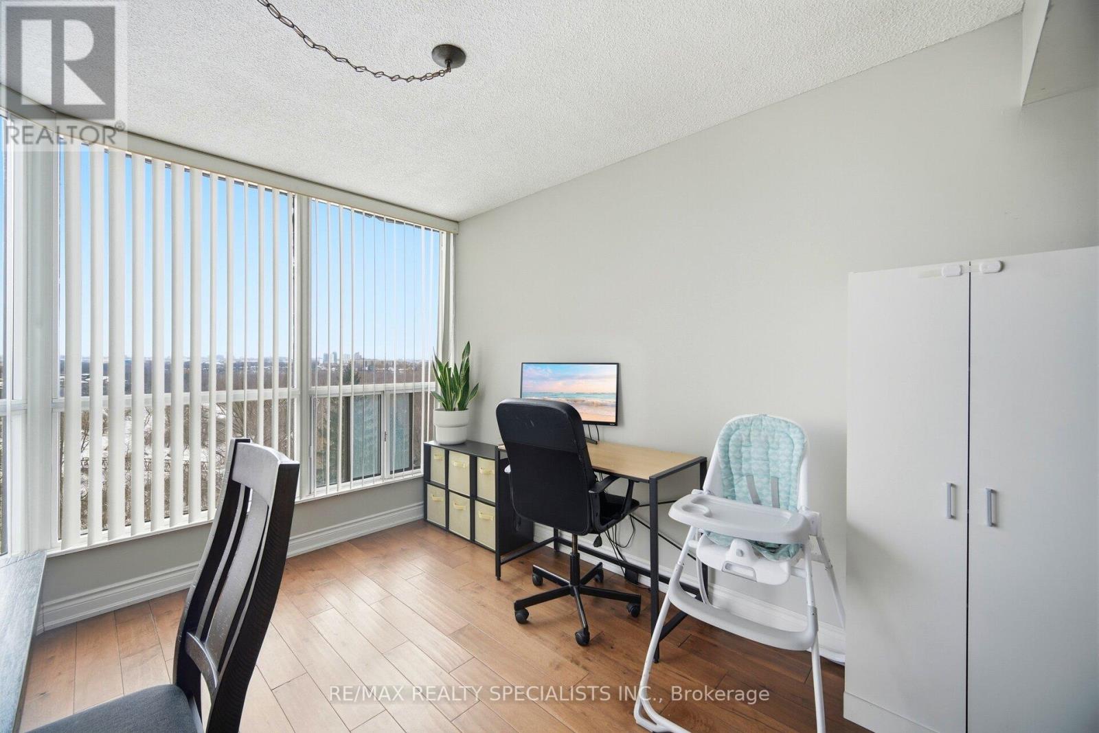 #611 1 ROWNTREE ROAD - 22