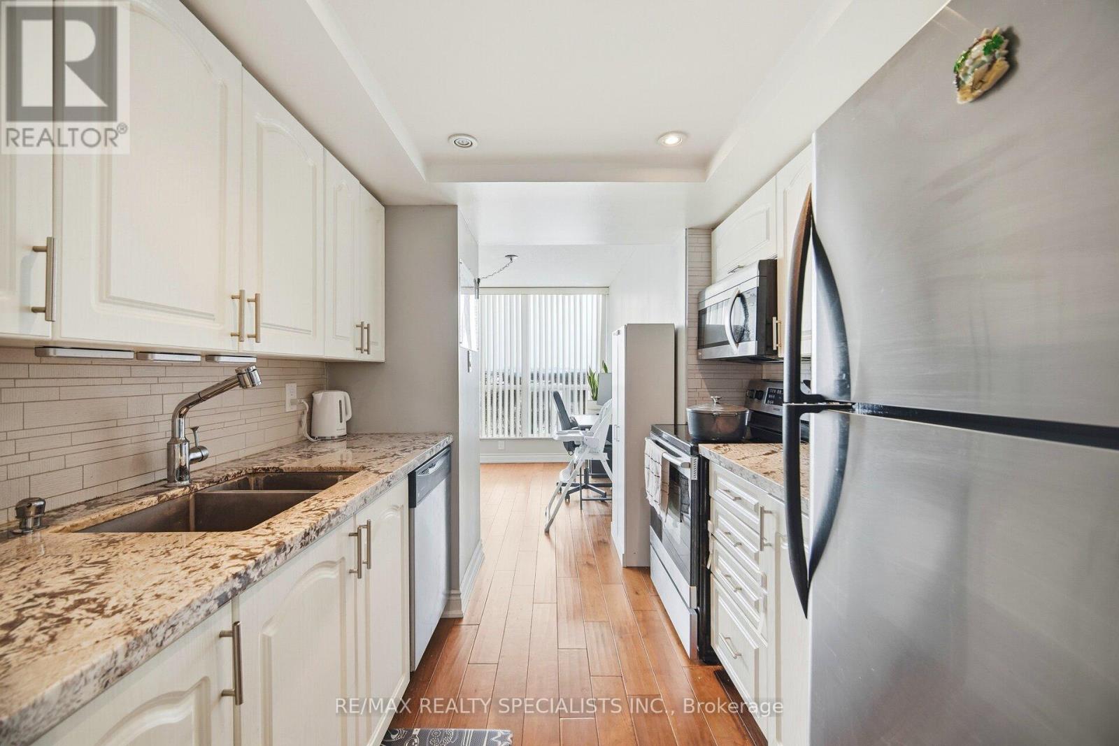 #611 1 ROWNTREE ROAD - 26