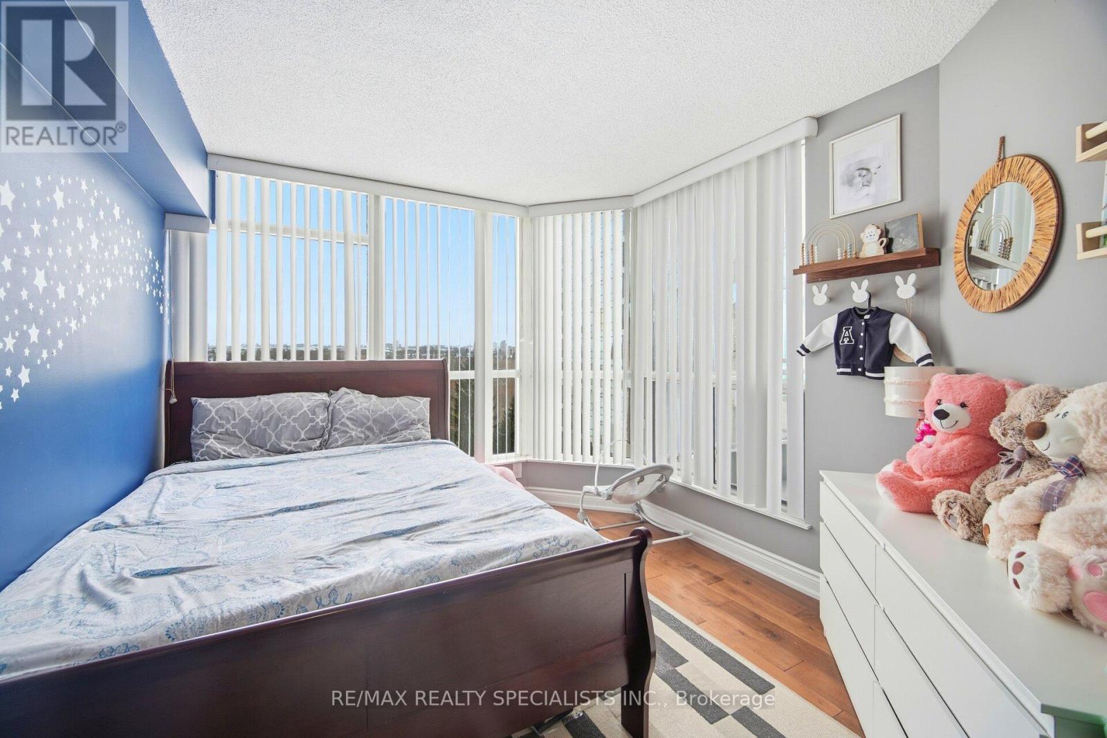 #611 1 ROWNTREE ROAD - 4
