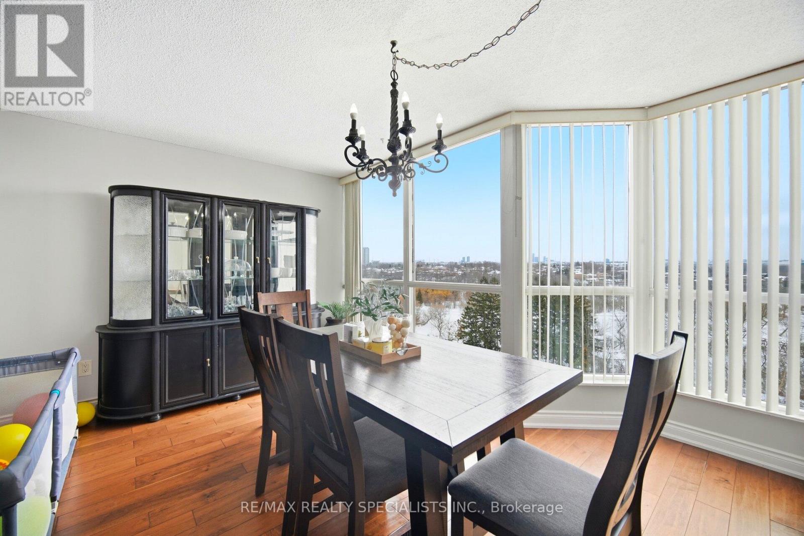 #611 1 ROWNTREE ROAD - 21
