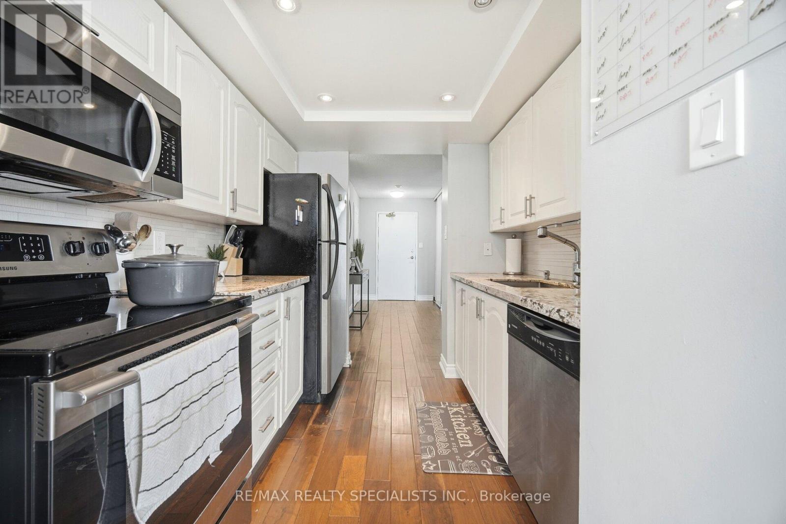 #611 1 ROWNTREE ROAD - 25